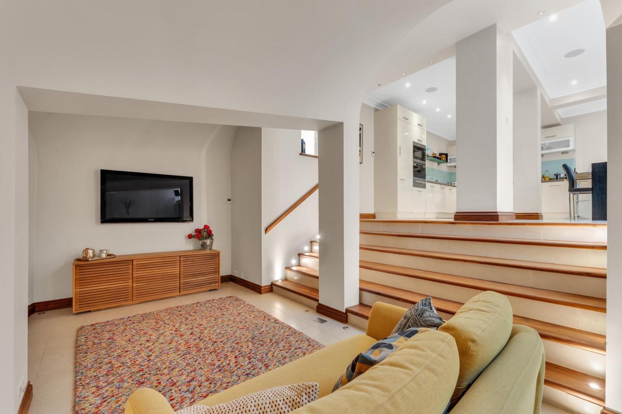 Apartament 3-bed Grand Triplex In Westminster *